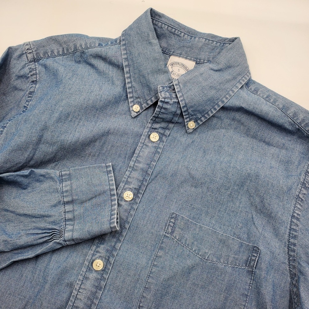 Brooks Brothers Regent Fit Blue Chambray Cotton Button Down Shirt Small Mens